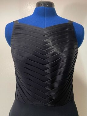 Niteline Della Roufogali black dress - Size 8